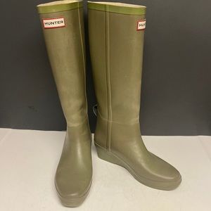 Hunter Classic Tall Boots Green  Rubber Size 6
